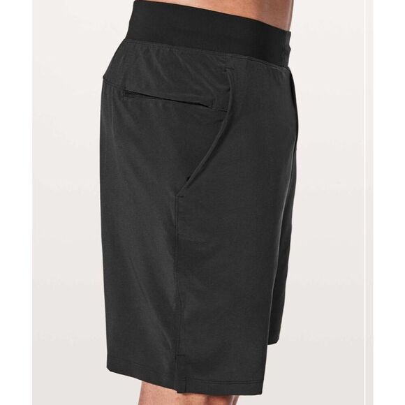 Lululemon Men's 2XL Black Graphic Athletic Shorts 9" Quick-Dry - Picture 3 of 7